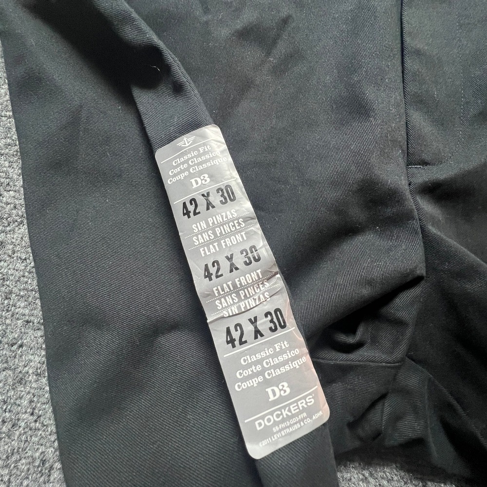 NEW w/tags Dockers Mens Easy Khaki D3 Classic Fit Flat Front Pants Black 42x30 - Picture 4 of 13